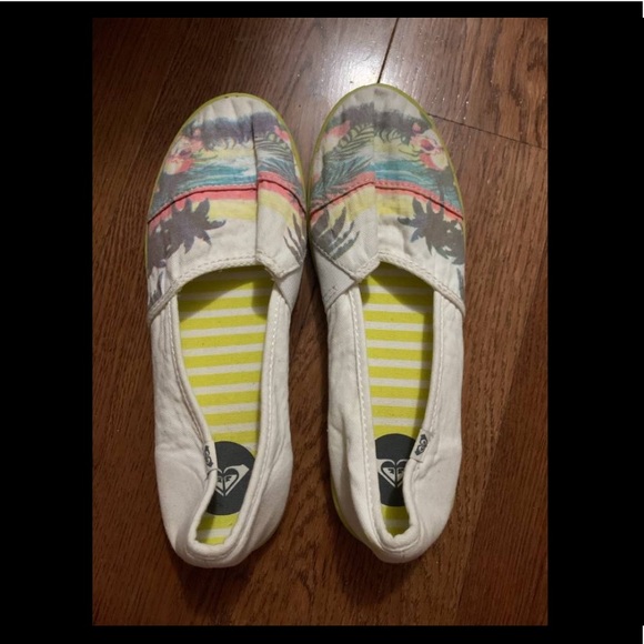 Women’s Roxy Shoes Size 7.5